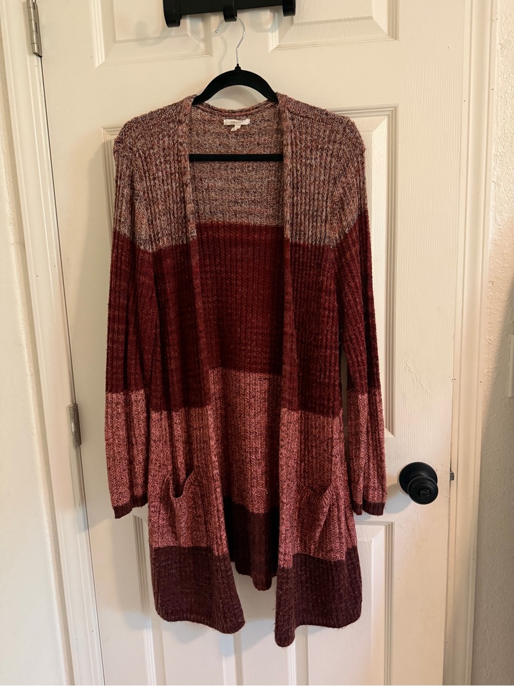 Maurices Open-Front Colorblock Cardigan in Rose and Burgundy